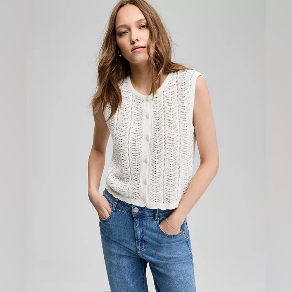 Elegant White Knit Sleeveless Crop Top